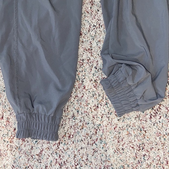 Costco Athletic Joggers Size Small/Medium - Picture 2 of 2